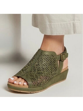 Sz 10W Olive / Army Green Laser Cut Out Tessa Wedge Sandal JBU Jambu & Co